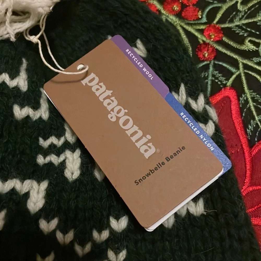 Brand New Patagonia Women's Snowbelle Beanie Wool Pom Hat Evergreen Flakes Green - Picture 7 of 16